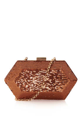 /media_library/Guide-Tendance-Dec2013-Top-Shop.jpg /media_library/Guide-Tendance-Dec2013-Top-Shop.jpg
